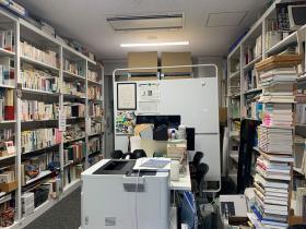 20261015kenkyushitu_books.jpg